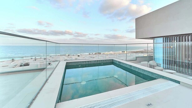Pool - Al Zorah 4 Bedroom Penthouse with Sea View (Ajman city)