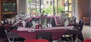 Banquet hall - SUN DOWN LODGE & CONFERENCE (Maletswai)
