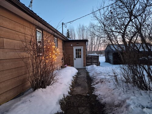 Welcome to your quiet retreat. Family friendly