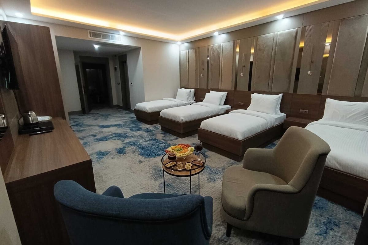 Bureau, espace de travail pour ordinateurs portables