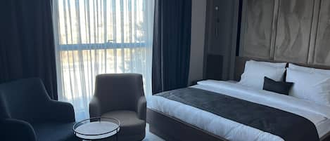 Chambre classique double | Bureau, espace de travail pour ordinateurs portables