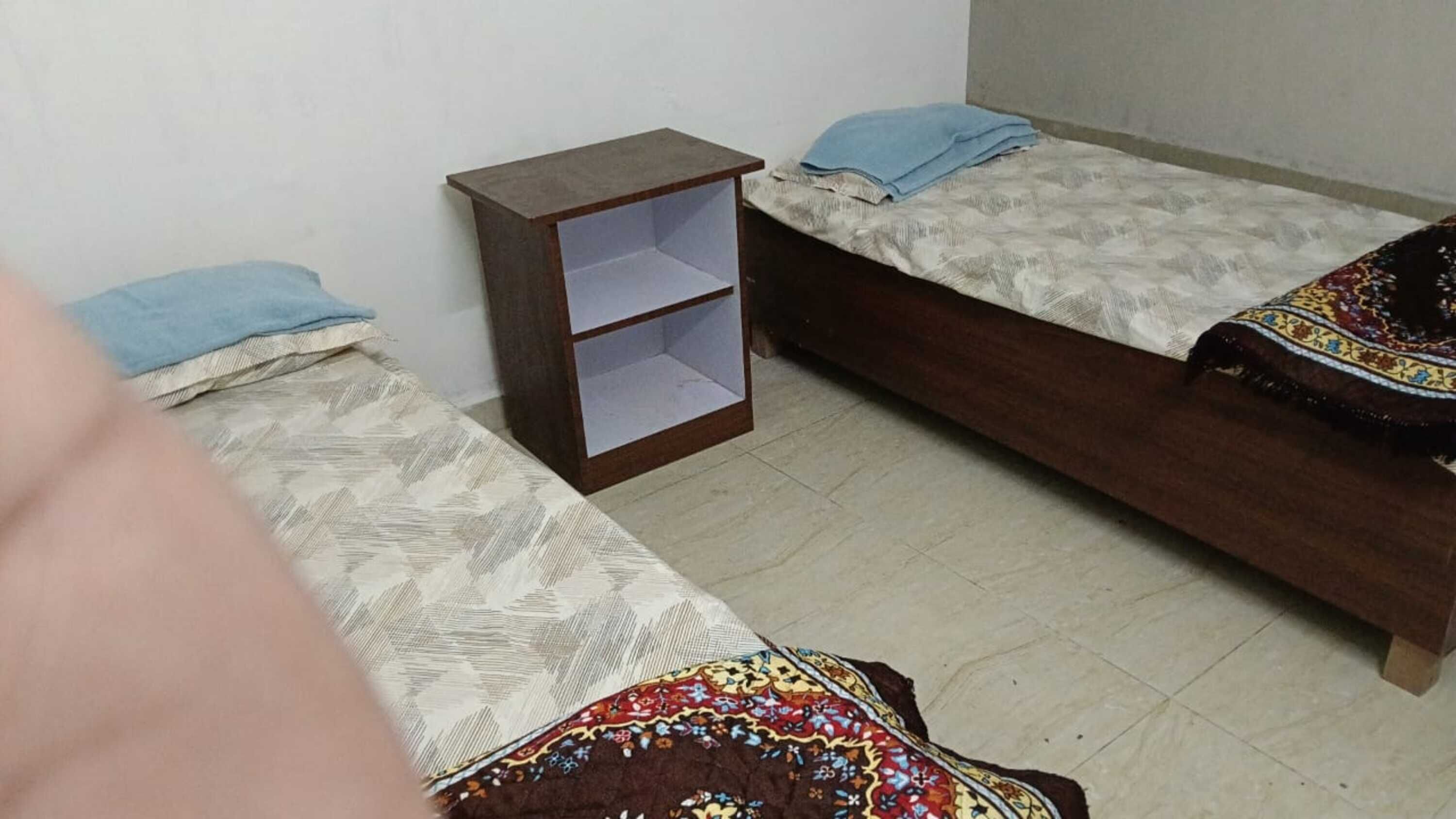 Coffres-forts dans les chambres, bureau, fer et planche à repasser