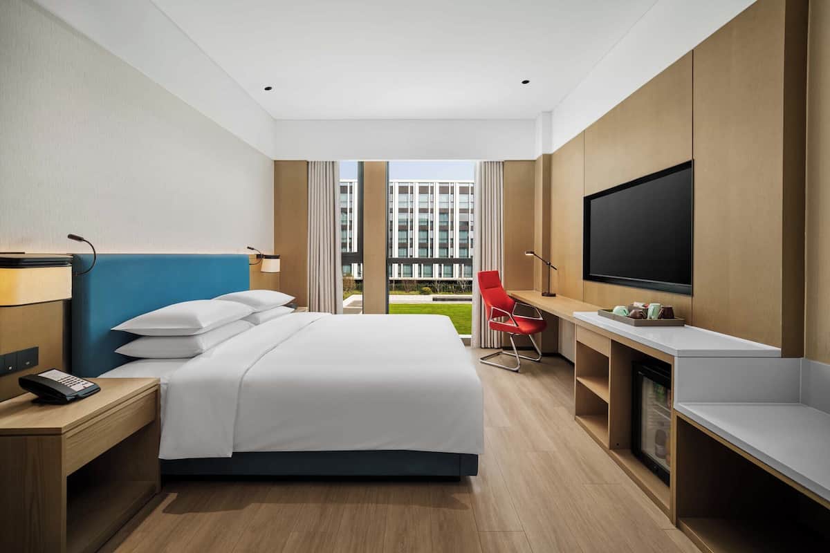 ห้องพัก, เตียงคิงไซส์ 1 เตียง และโซฟาเบด, วิวสวน