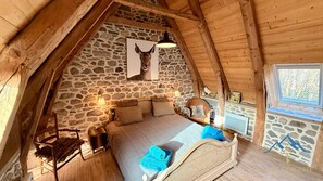 2 slaapkamers, een strijkplank/strijkijzer, gratis wifi, beddengoed