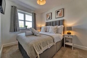 3 bedrooms, iron/ironing board, free WiFi - WhiskAwayHomes - Walkers Lane - Family Home (Worcestershire)