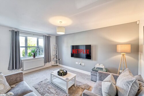 WhiskAwayHomes - Walkers Lane - Family Home