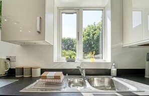 Interior - WhiskAwayHomes - Walkers Lane - Family Home (Worcestershire)