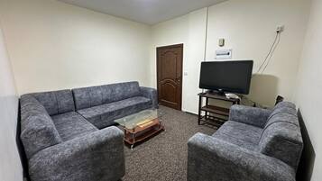 Family Condo, City View | Living area