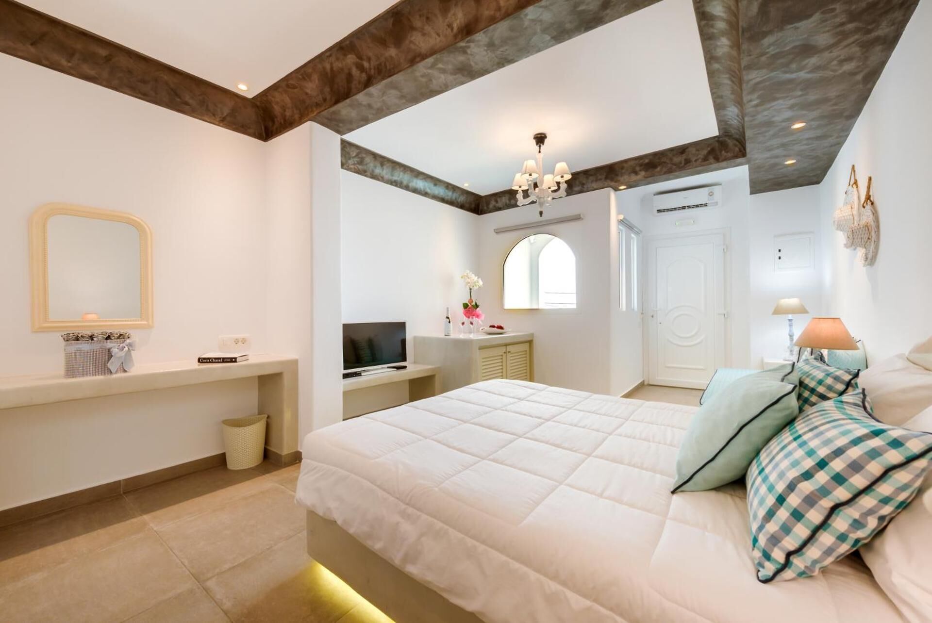 Junior driepersoonskamer, bubbelbad | Een kluis op de kamer, een strijkplank/strijkijzer, gratis wifi