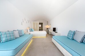 Family Quadruple Room, Jetted Tub | In-room safe, iron/ironing board, free WiFi, bed sheets - family love suites (Santorini)