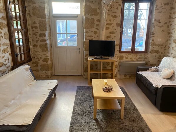 Unclassified image, 1 of 8, button - Vrbo Property (Lauris)