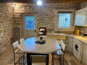 Unclassified image, 3 of 8, button - Vrbo Property (Lauris)