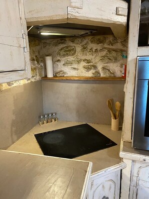 Unclassified image, 4 of 8, button - Vrbo Property (Lauris)