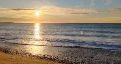 A refuge for two between orchard and sea in Valencia, located in P.N.de lálbufera