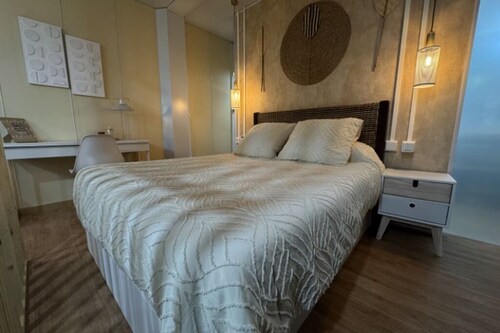 A refuge for two between orchard and sea in Valencia, located in P.N.de lálbufera