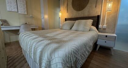 A refuge for two between orchard and sea in Valencia, located in P.N.de lálbufera