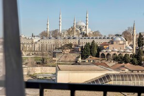 Free minibar items, in-room safe, blackout curtains, rollaway beds - Mövenpick Istanbul Old Town (Istanbul)