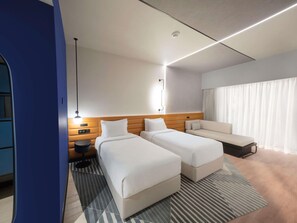 Egyptian cotton sheets, premium bedding, down comforters, in-room safe - Novotel Madinah (Madinah)