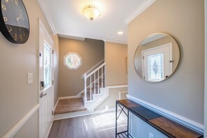 Interior - Spacious Raleigh 3BR Home with Patio Grill Pool Tennis and Pet Friendly Stay (Raleigh)