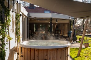 Terrace/patio - Ultimate luxury in this villa for 12 people, with sauna, jacuzzi, and direct access to the forest! (Uden)
