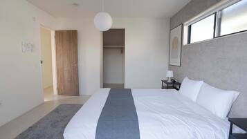 3 bedrooms, desk, iron/ironing board, WiFi