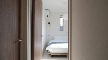 Desk, iron/ironing board, WiFi, bed sheets