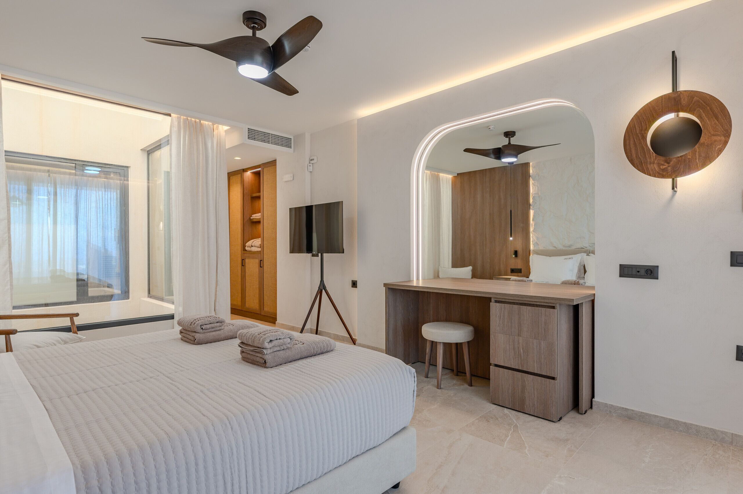 5 chambres, lits bébé (gratuits), draps fournis