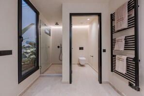 Shower, hair dryer, towels, soap - Domaine–Sea,Luxury Eco Villa, private pool, great view (Chersonissos)