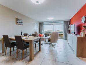 Dining - Astrid with parking & seaview by Interhome (Bredene)