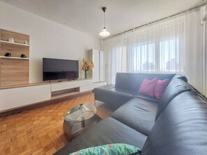 TV - Apartment Noemi by Interhome (Rijeka)