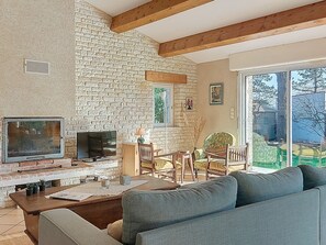 TV - Le Château 3 by Interhome (Ile d'Oléron)