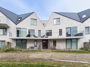 Exterior - West Bay with parking & balcony by Interhome (Westende-Bad)