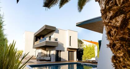Luxusvilla Positiva mit beheiztem Pool