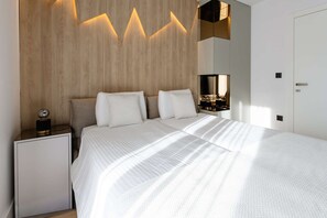 3 bedrooms, iron/ironing board, travel cot, free WiFi - Luxury Villa Positiva with heated pool (Vir)