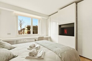 Strykejern/-brett, internettilgang og sengetøy