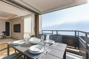Outdoor dining - Generoso Luxury Lake View Suite in Lugano (Lugano)