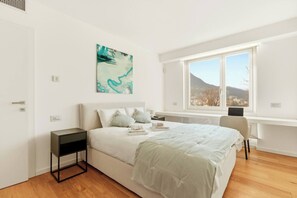 Bügeleisen/Bügelbrett, Internetzugang, Bettwäsche