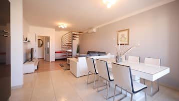 Appartamento Comfort, vista mare parziale | Interni