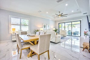 Dining - Bergamo New 4BR, 3BA Home with Private Pool & Hot Tub, Outdoor Kitchen & Ping Pong. Animal Friendly, 1 day FREE summer golf! (Naples)