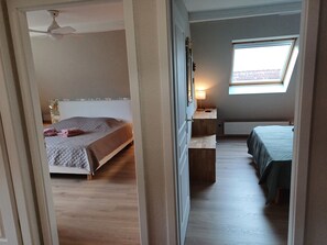 3 makuuhuonetta, silitysrauta/-lauta, ilmainen Wi-Fi, vuodevaatteet
