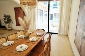 Dining - Luxury 5BR Private Pool Villa in Jomtien – Perfect for Families & Groups (Muang Pattaya)