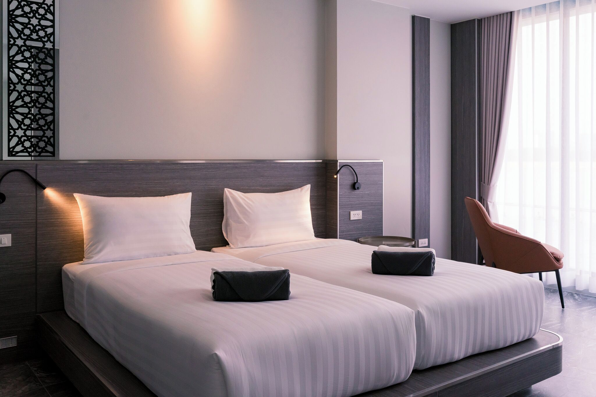 Habitación Deluxe con 2 camas individuales, vista a la alberca | Escritorio y wifi gratis 