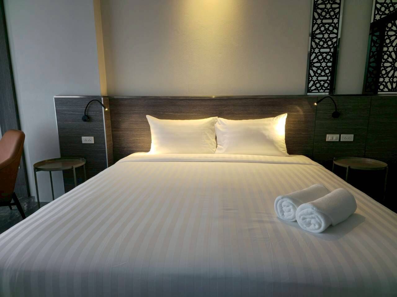 Deluxe Double Room, Pool View | Desk, free WiFi
