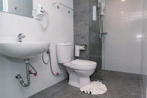 ห้องสแตนดาร์ดทวิน, วิวแม่น้ำ | ห้องน้ำ | ฝักบัว, ไดร์เป่าผม, ผ้าเช็ดตัว, สบู่