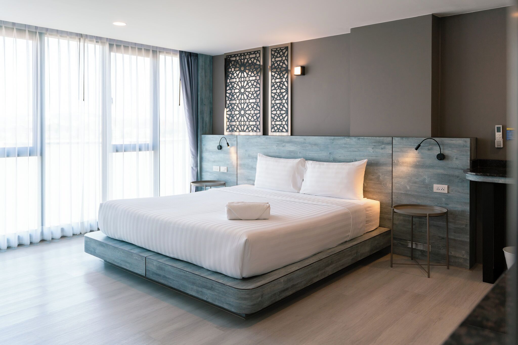 Escritorio y wifi gratis