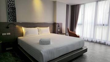 Habitación doble Deluxe, vista al río | Escritorio y wifi gratis