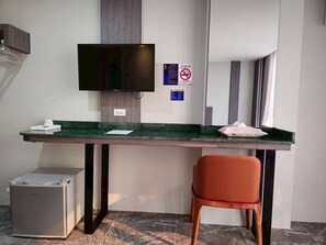 Habitación estándar doble, vistas al río | Interior