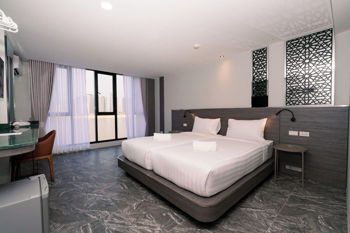 Chambre Standard avec lits jumeaux, vue fleuve