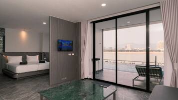 Habitación Deluxe con 2 camas individuales, vista a la alberca | Escritorio y wifi gratis