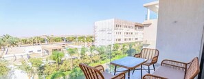Property grounds - Luxury 2BR • Lakeview Residence • Premium Stay (القاهرة)